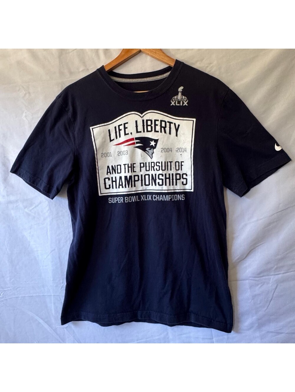 Nike T Shirt L Patriots Super Bowl XLIX Champs Life Liberty NFL Navy